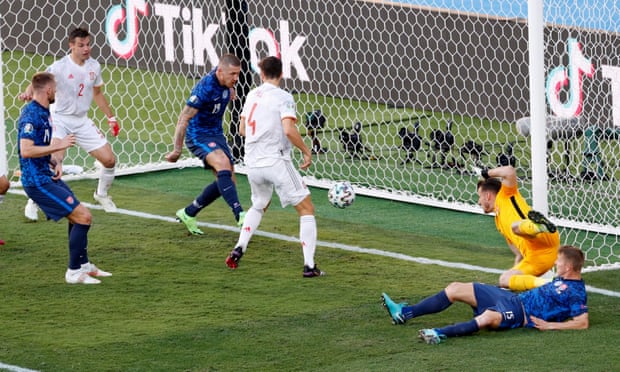 موعد قرعة دوري أبطال أوروبا دور الـ16 لعام 2025